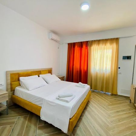 Bunec Seascape Villa Piqeras Ngoại thất bức ảnh